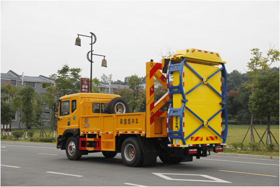 東風D9防撞緩沖車100K