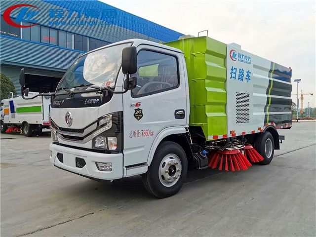國六東風5方小型掃路車