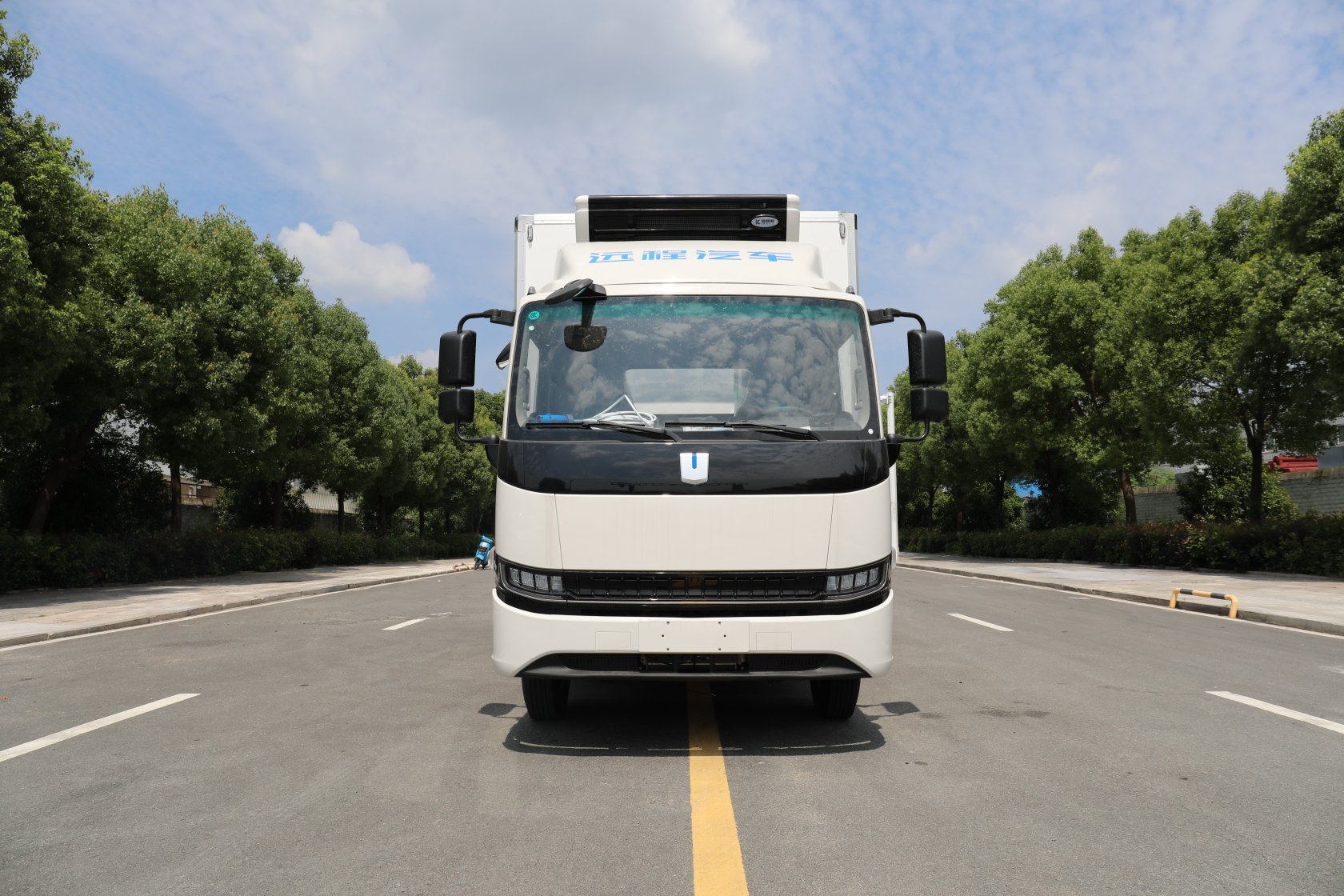 吉利遠(yuǎn)程星智H8E純電動(dòng)冷藏車(chē)